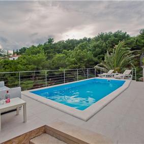 Luxury 6 Bedroom Seafront Villa with pool and Separate Apartment along Secluded Beach near Hvar Town, Sleeps 10-12